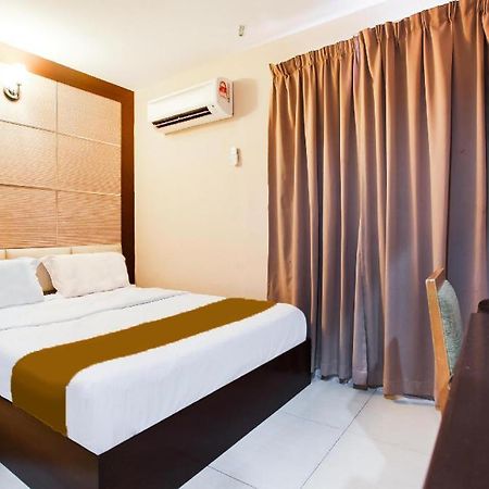 Sejati Hotel Sitiawan Exterior foto