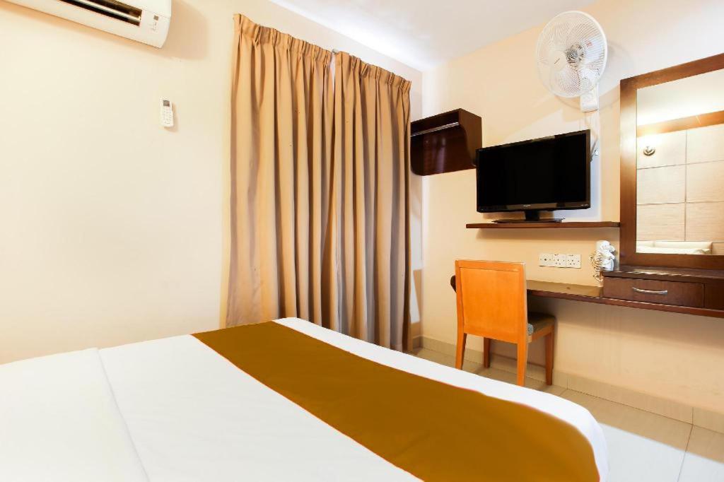 Sejati Hotel Sitiawan Exterior foto